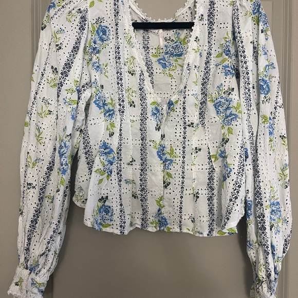 Free People - Floral Blossom Eyelet Blouse - White and Blue - Picture 4 of 8